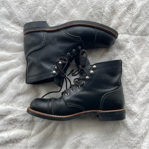 Red Wing Women’s Iron Ranger Boot - Picture 2 of 5